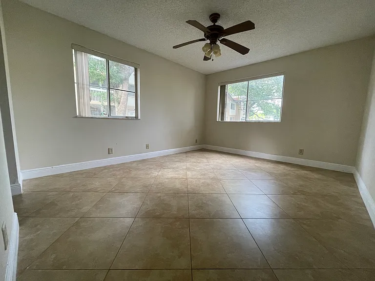 9899 Westview Dr #517 — Photo 3