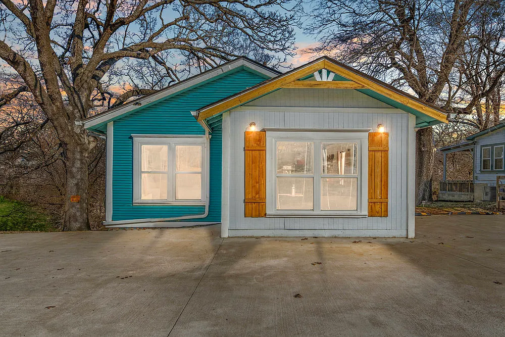 W Easton Pl, Tulsa — Photo 1