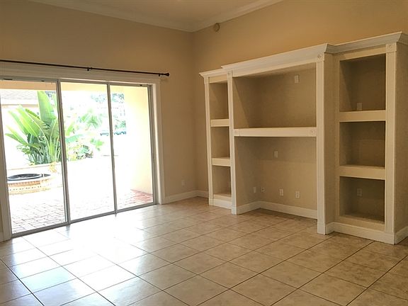 5th image of 4104 Woodacre Ln