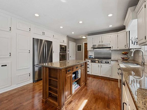 4th image of 7647 Tenbury Dr
