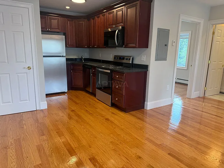 48 Waterhouse St #3 — Photo 8