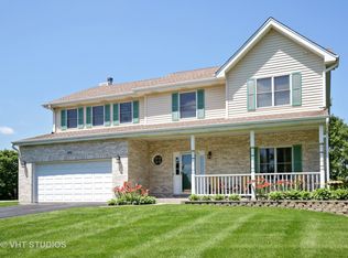 694 Deer Ln, Dundee, IL 60118