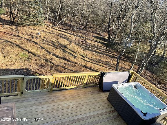 4th image of 62 Whitman Ln