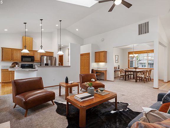 3rd image of 1301 SE 116th Ct