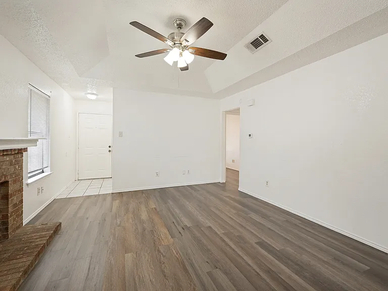 5431 Wild West Dr — Photo 8