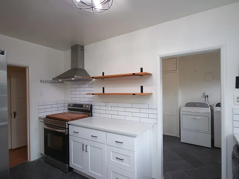 412 N Campbell Ave — Photo 14