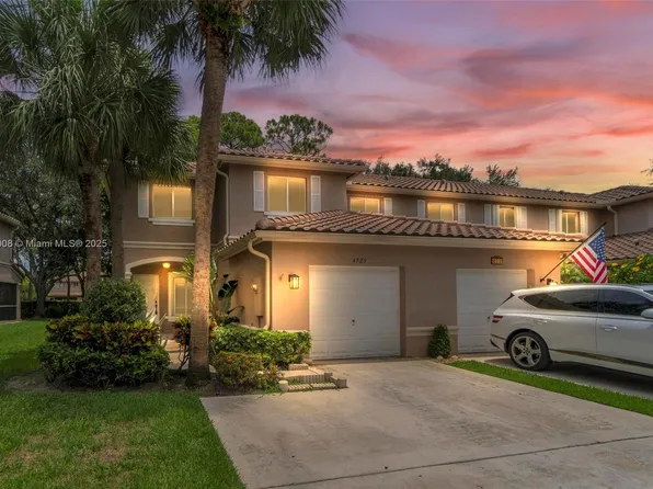 4723 Pinemore Ln, Lake Worth, FL 33463