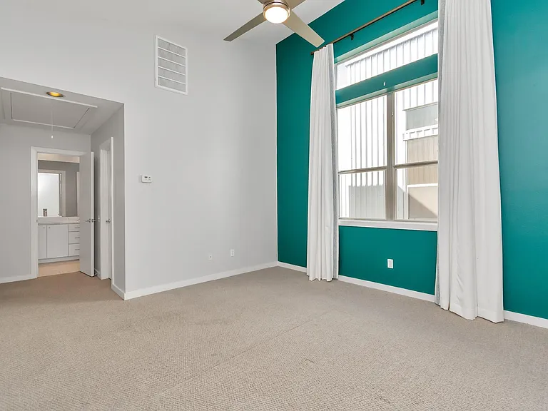 2605 Calumet St #38 — Photo 29