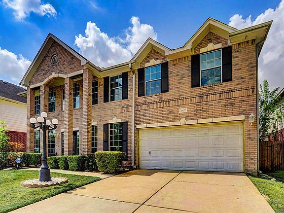 3rd image of 10127 White Oak Trail Lane