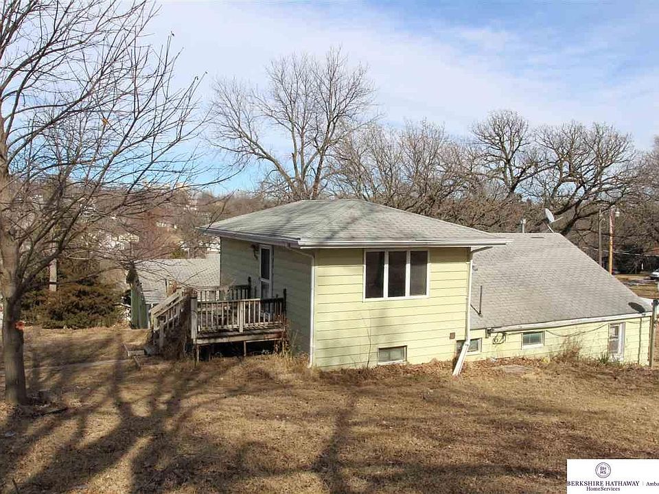 1st image of 602 Oak St
