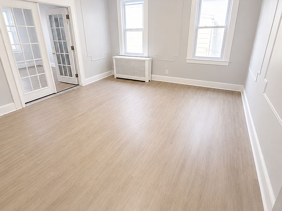 3rd image of 347 S Clinton St #1L