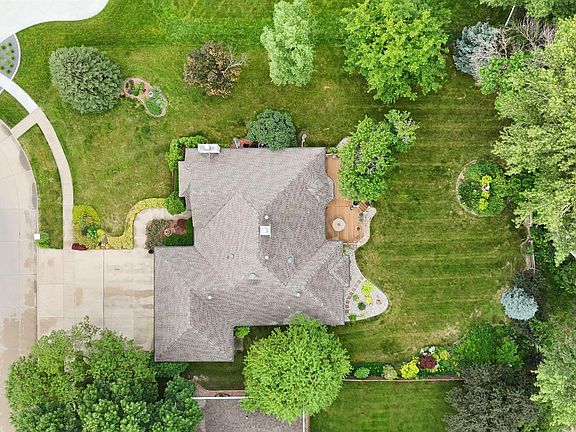 4th image of 300 Southfork Pl