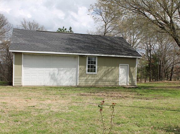 3rd image of 202 Vista Dr