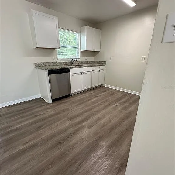 1343 Croyle Dr — Photo 3