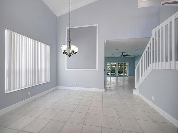 3rd image of 7592 Colony Palm Dr