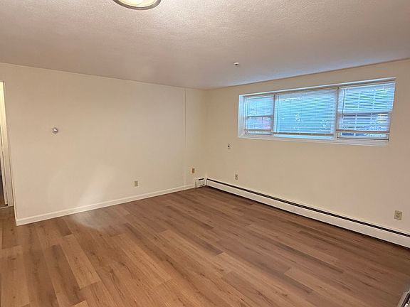 4th image of 114 Willard St APT 3