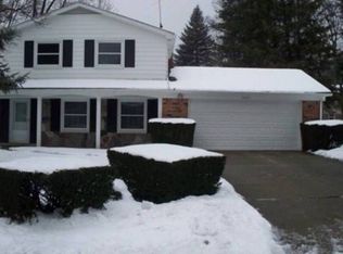 30091 Muirland Dr, Farmington Hills, MI 48334