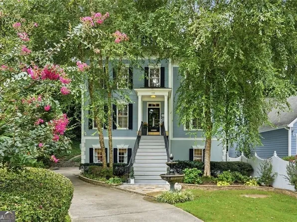 1433 Oakengate Dr, Stone Mountain, GA 30083