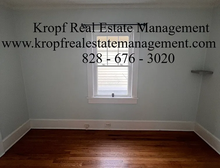 138 Murdock Ave — Photo 11
