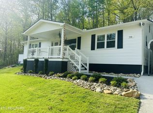 796 Sulphur Springs Rd, Clinton, TN 37716