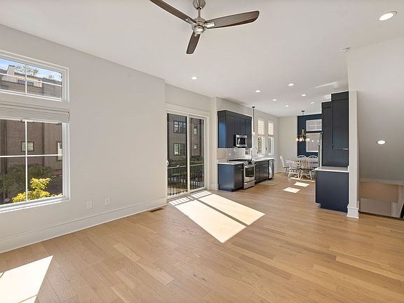 4th image of 121 W Stone Ave #11