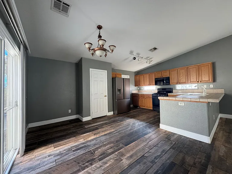 8209 Dusty Valley Ct — Photo 13