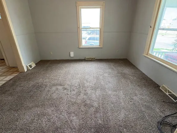 902 Mulberry St, 902 Mulberry St #1, Waterloo, IA 50703
