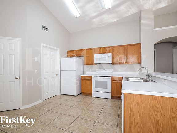 5th image of 1122 Liberty Hall Dr
