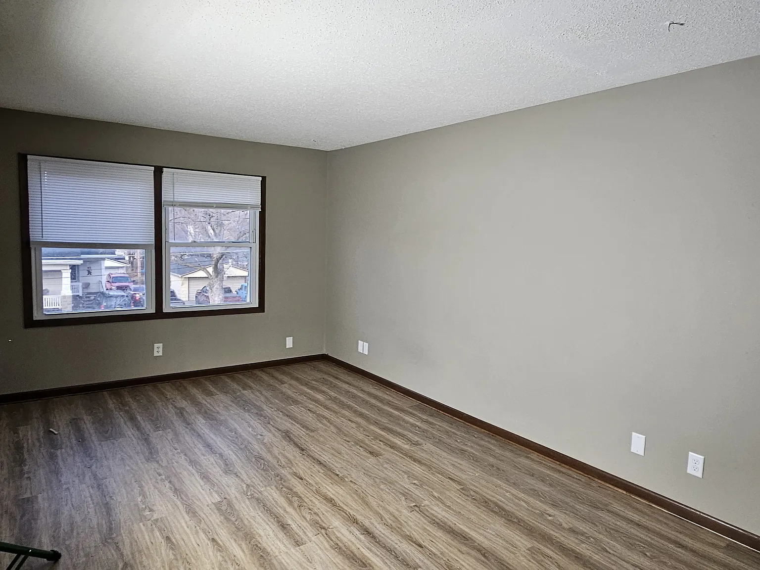 2 bed, 800 sqft, $999 — Photo 2