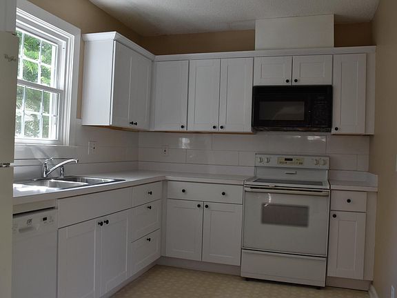 4th image of 820 Oglewood Ave
