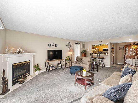 4th image of 3225 Heritage Square Drive