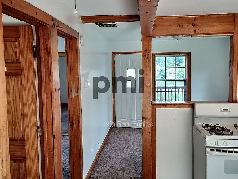 1719 W Olive St — Photo 5