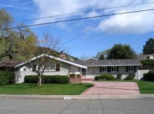 390 Pinewood Dr, San Rafael, CA 94903