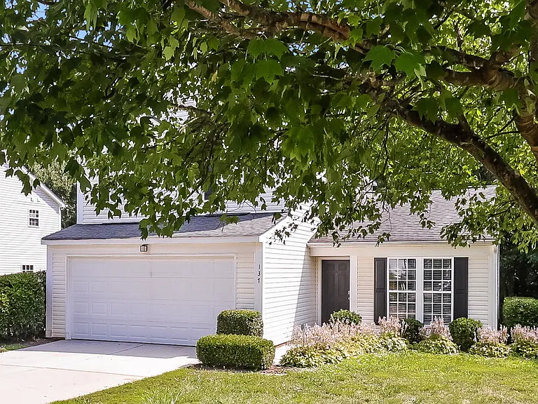 137 Lantana Dr — Photo 4