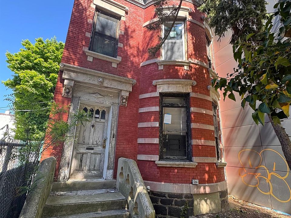 2nd image of 10811 72nd Avenue