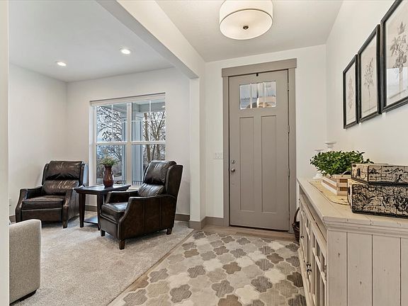 4th image of 365 S Mountain Rd