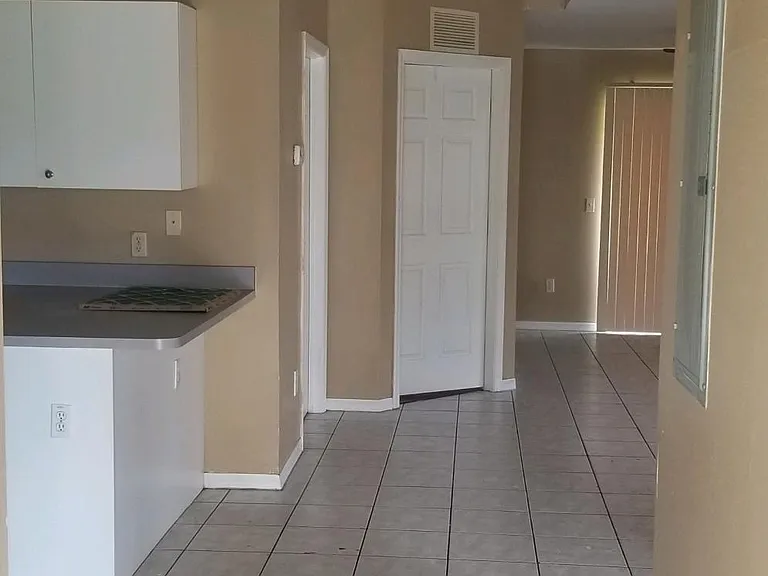 7565 Carrier Rd — Photo 2