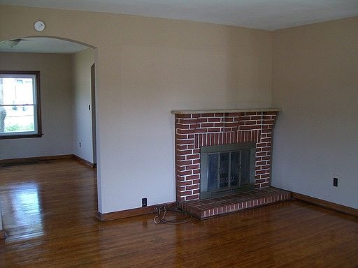 5th image of 1501 Smith Ave