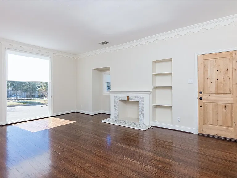 2641 Boyd Ave — Photo 4