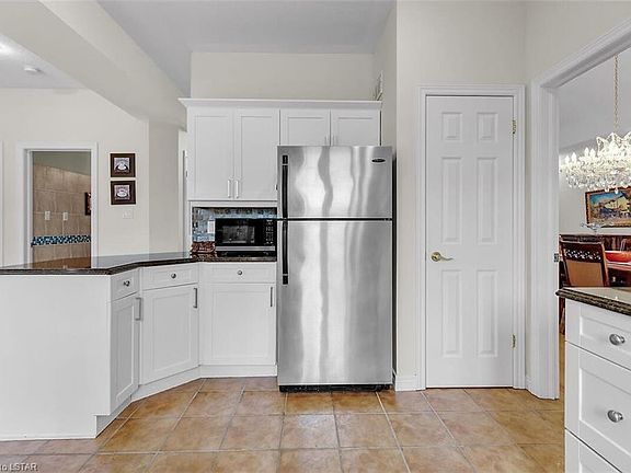 4th image of 206 Ambleside Dr