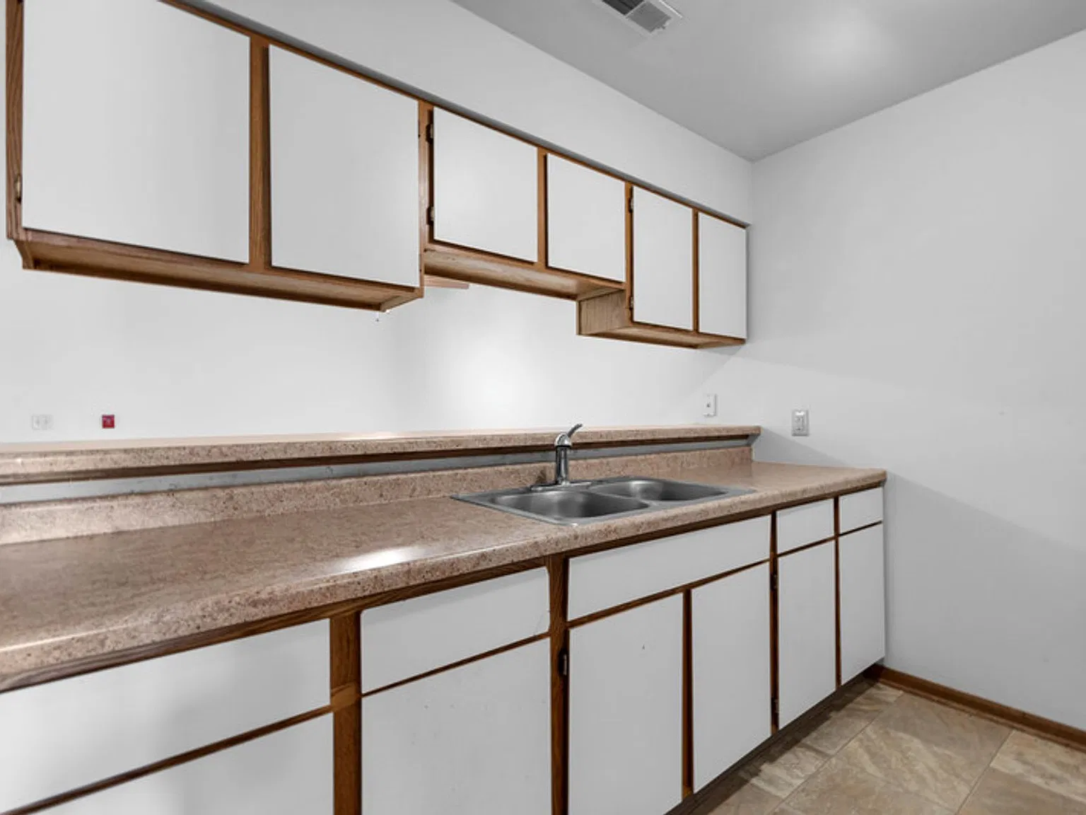 Fox Lane Apartments — Photo 4