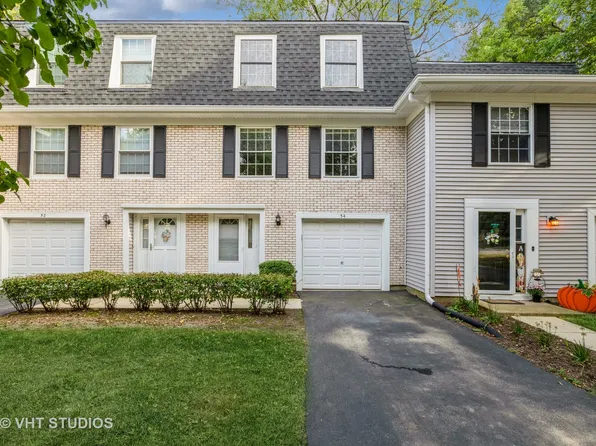 54 Oak Valley Dr, Cary, IL 60013