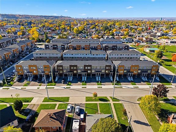 3rd image of 9B Bingham Rd