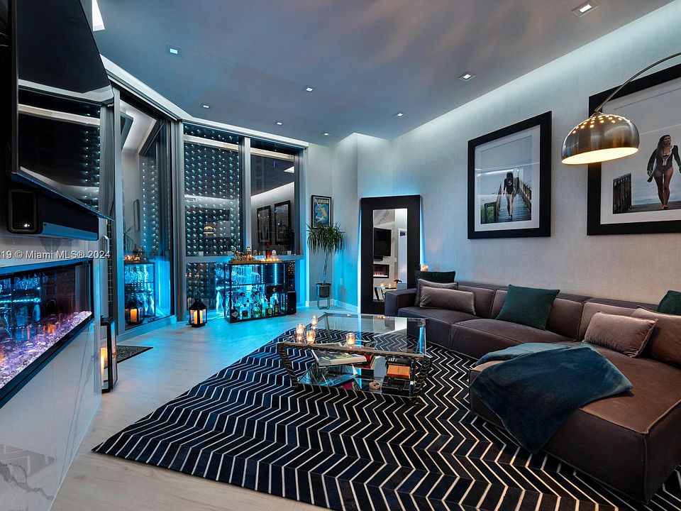 1st image of 851 NE 1st Ave #2505