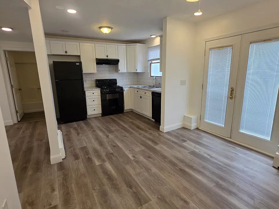 39 Allendale Ave #1-R