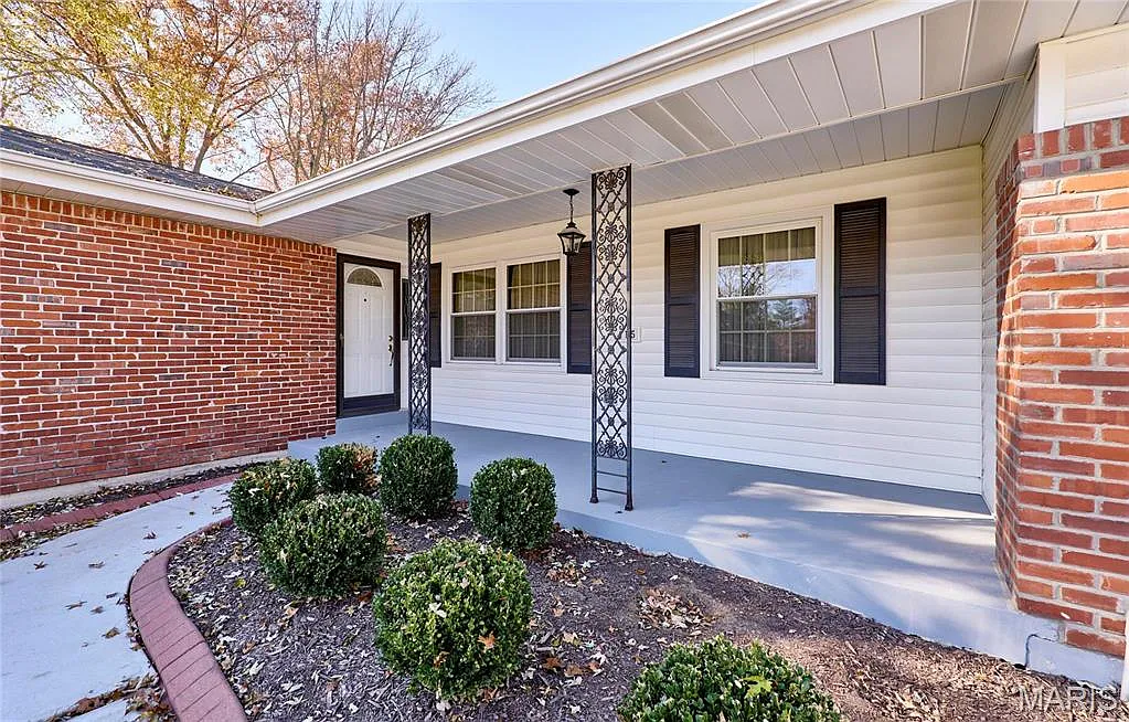 4 bed, 3.0 bath, 3456 sqft, $3,650 — Photo 2