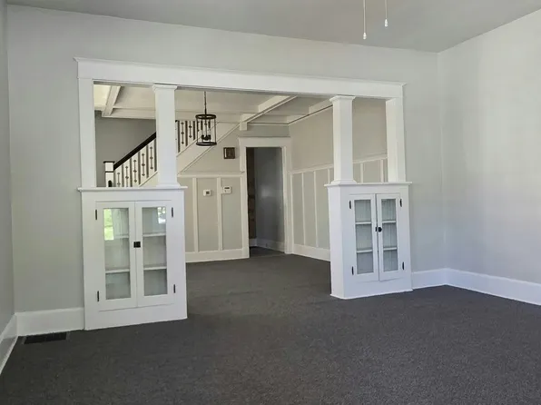 3031 Boulevard Pl, Indianapolis, IN 46208