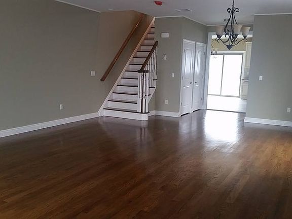 4th image of 383 Washington Ave