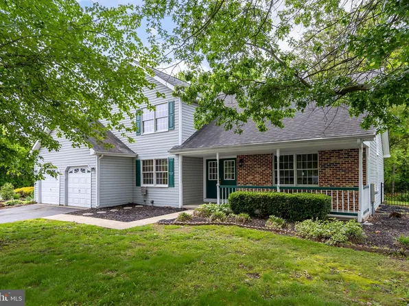 2 Stretch Dr, Mullica Hill, NJ 08062