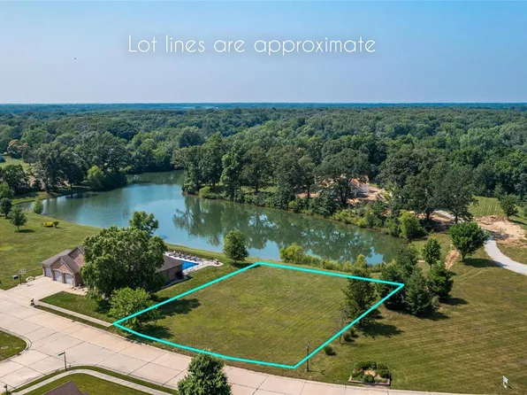 1551 Canvas Back Dr, Staunton, IL 62088